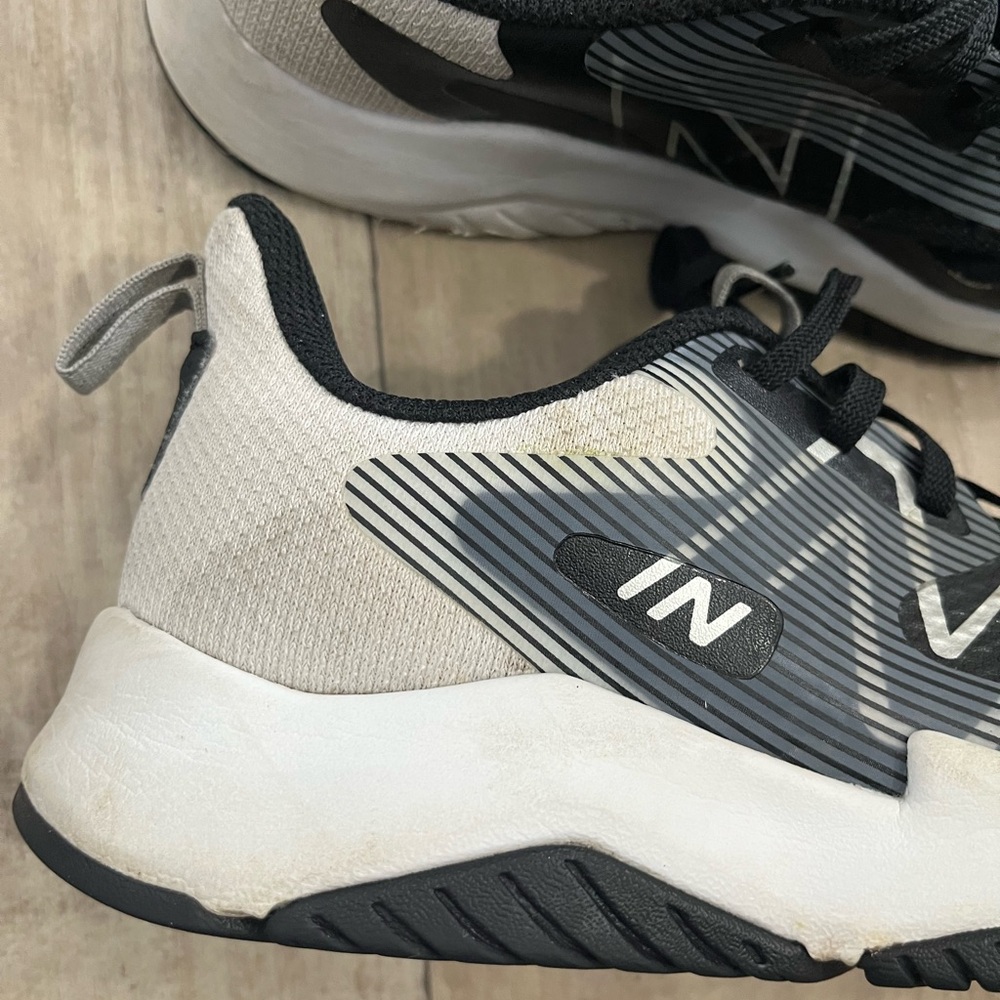 Boys New Balance - Picture 2 of 13